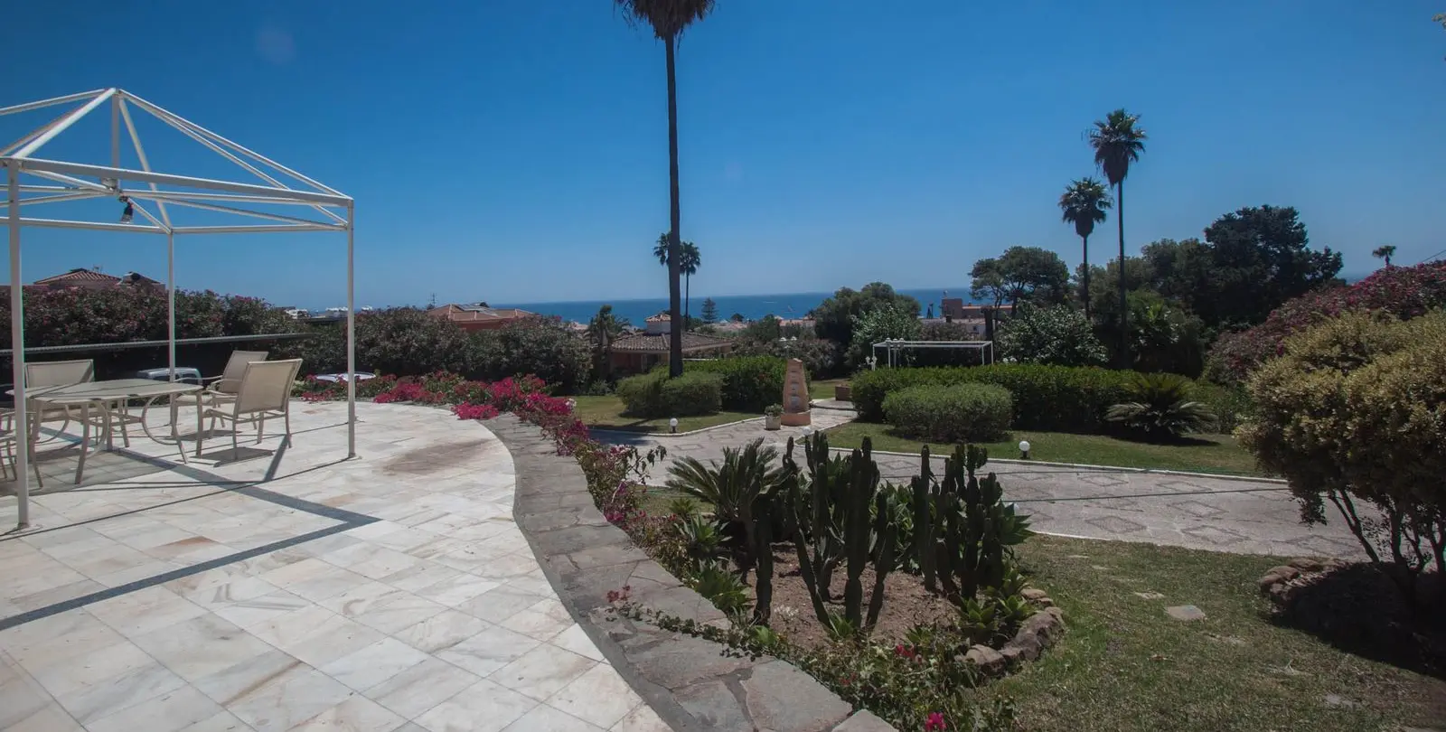 Venta de villa independiente en Estepona 3