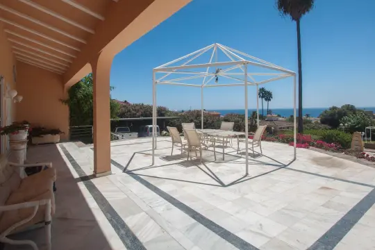 Image 4 thumb