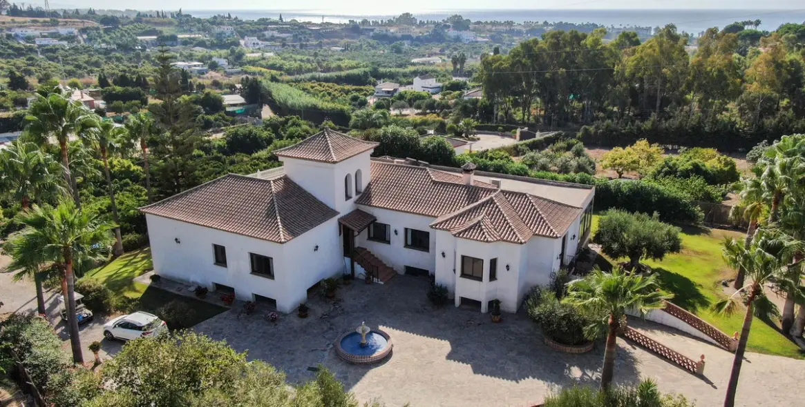 Продажа финки в Estepona 1