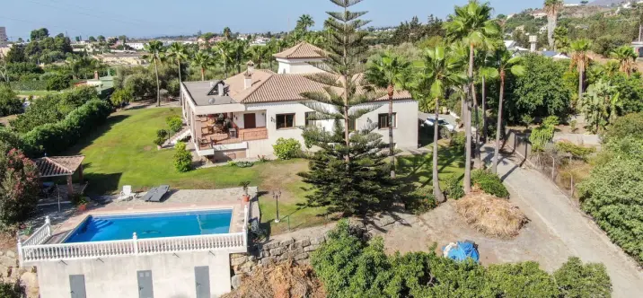 Продажа финки в Estepona 1