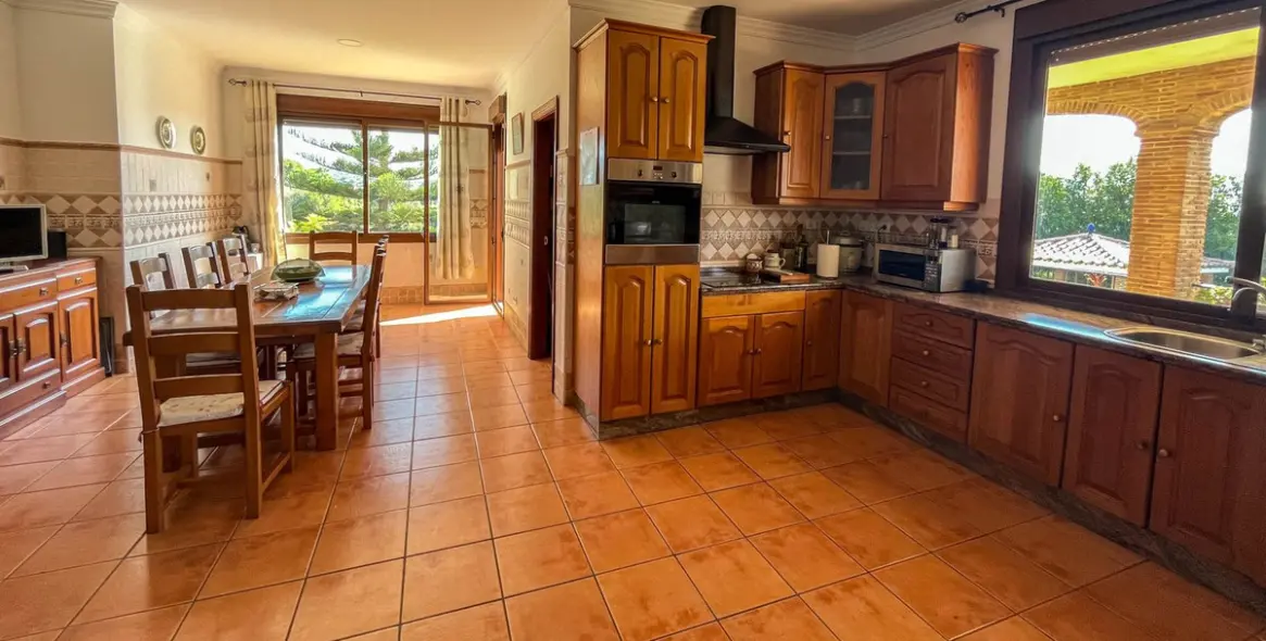 Продажа финки в Estepona 13