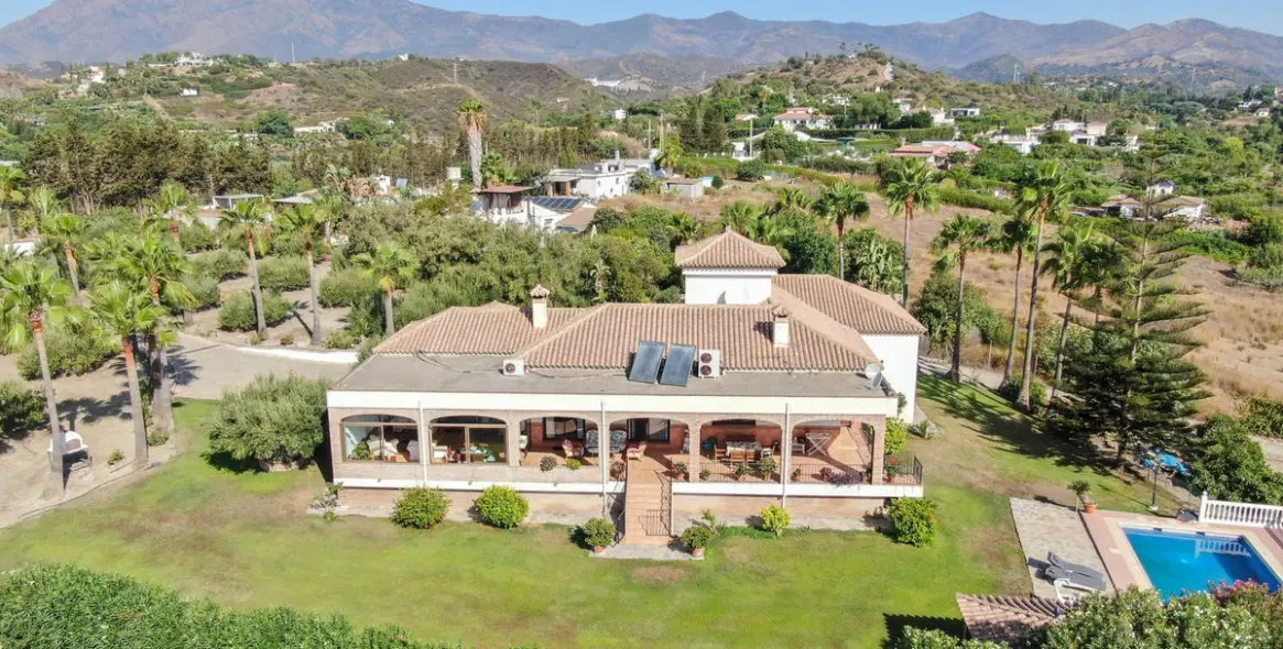 Продажа финки в Estepona 32