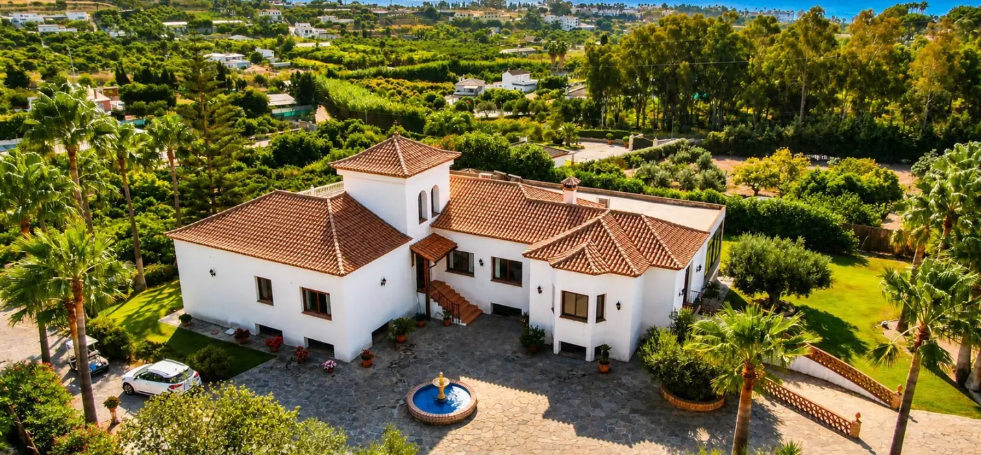 Sale of finca - cortijo in Estepona 1