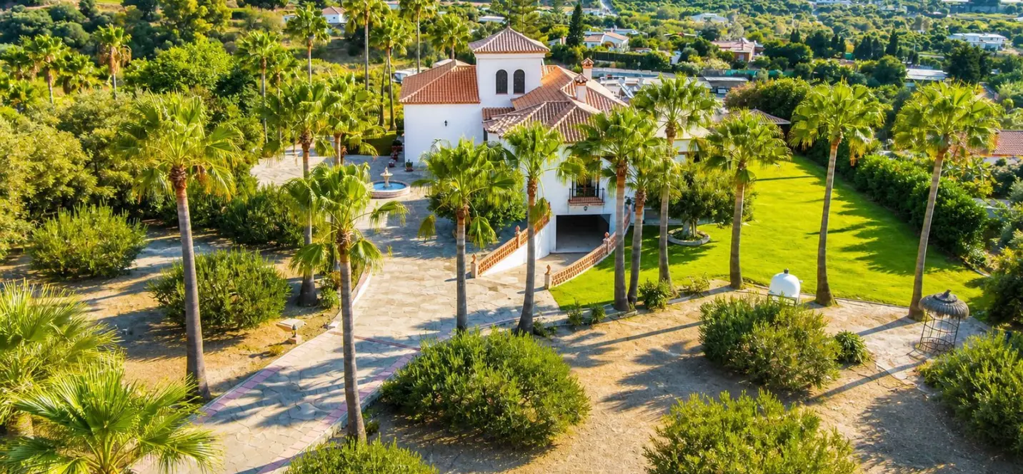 Sale of finca - cortijo in Estepona 3