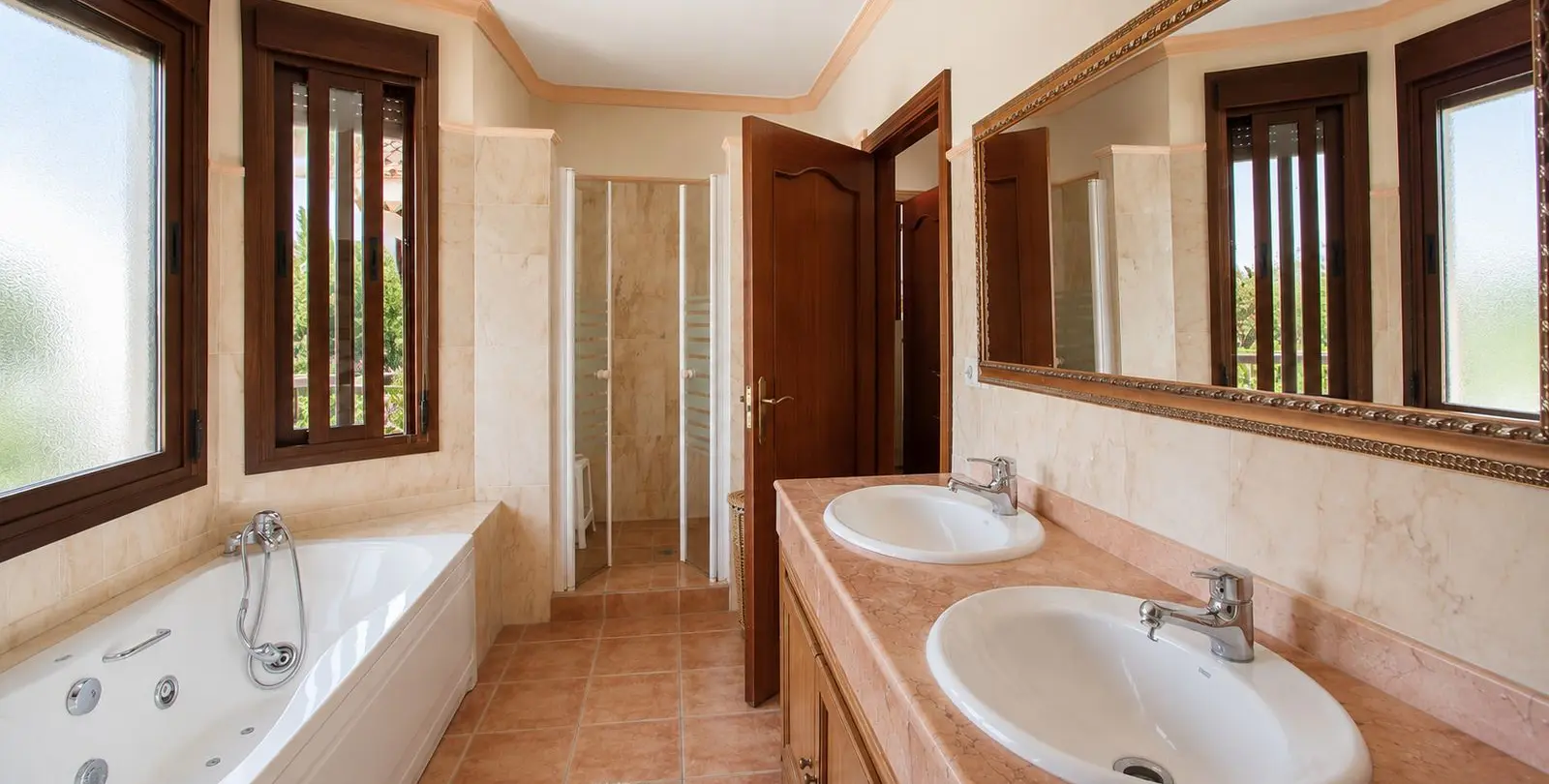 Sale of finca - cortijo in Estepona 16