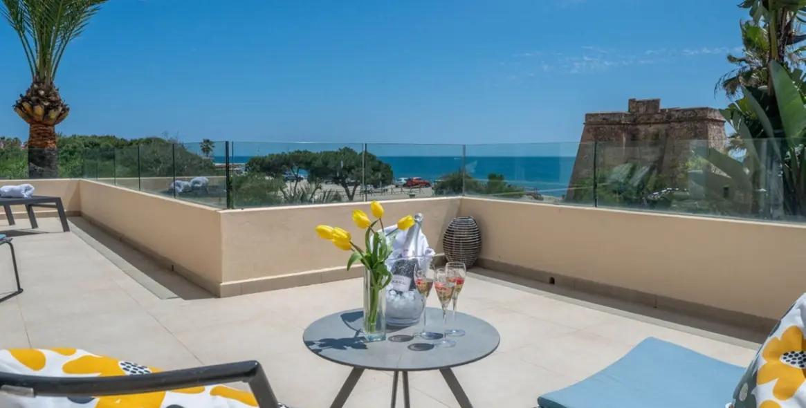 Sale of detached villa in Marbella East (district Marbesa) 1