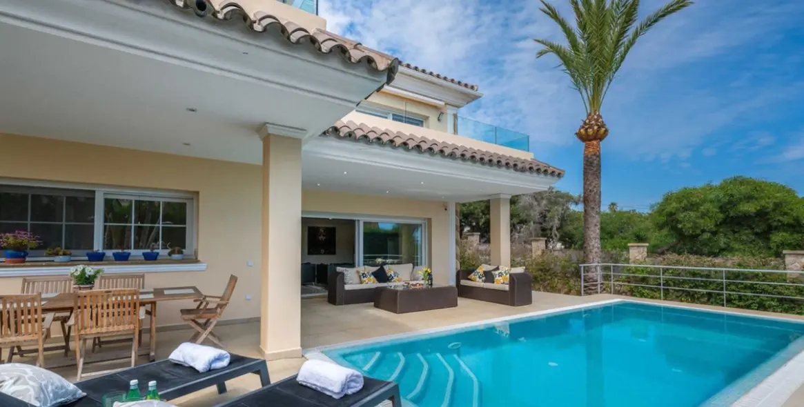 Sale of detached villa in Marbella East (district Marbesa) 3