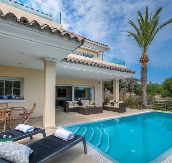 Detached villa R5211871