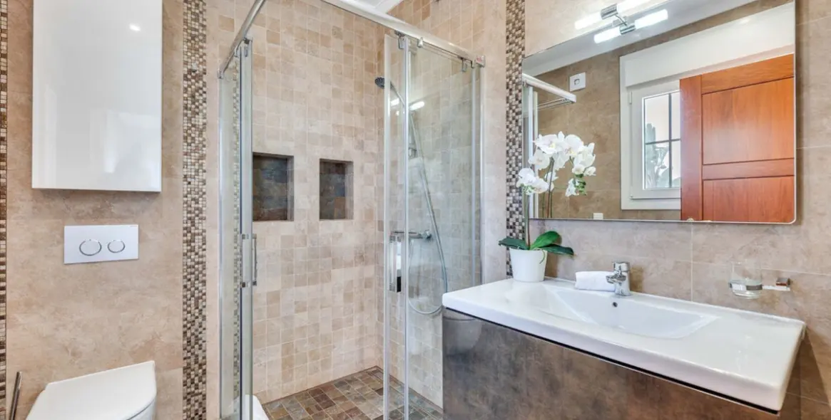 Sale of detached villa in Marbella East (district Marbesa) 5