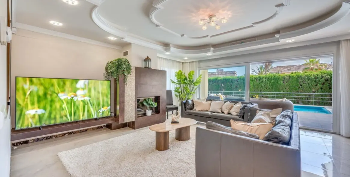 Sale of detached villa in Marbella East (district Marbesa) 6