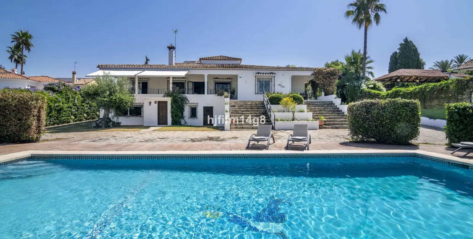 Sale of detached villa in San Pedro de Alcántara 1