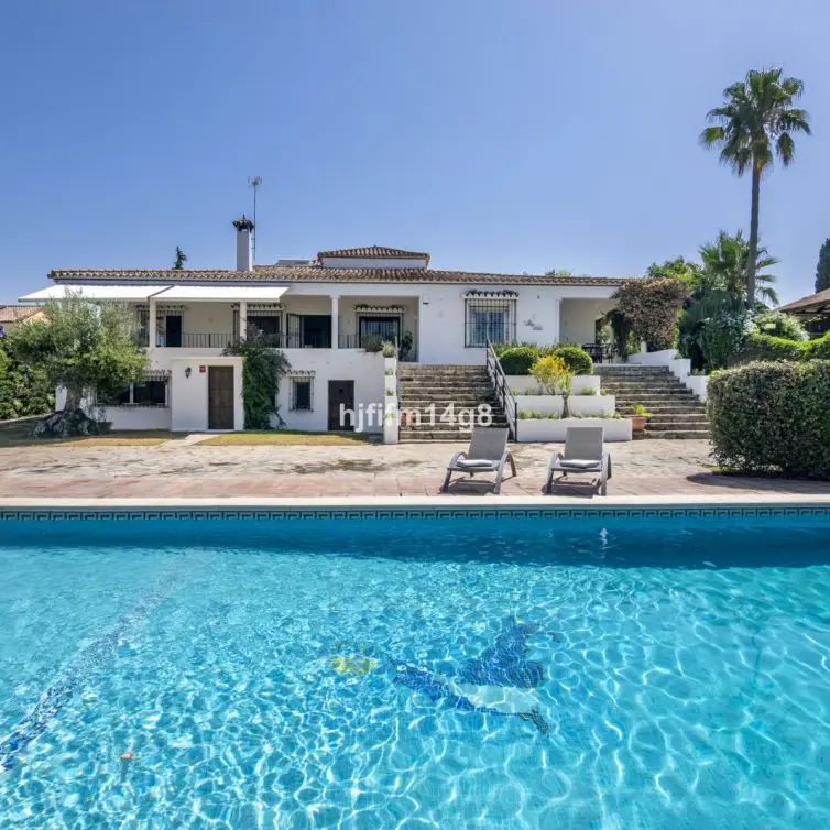 Sale of detached villa in San Pedro de Alcántara