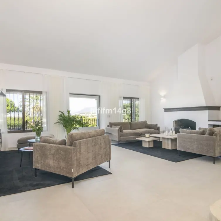 Sale of detached villa in San Pedro de Alcántara