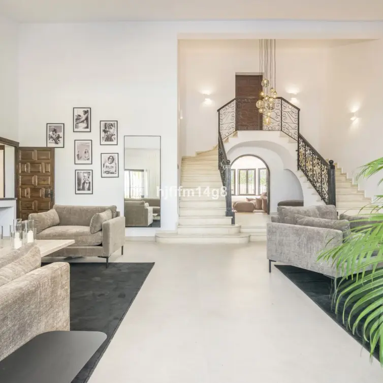 Sale of detached villa in San Pedro de Alcántara