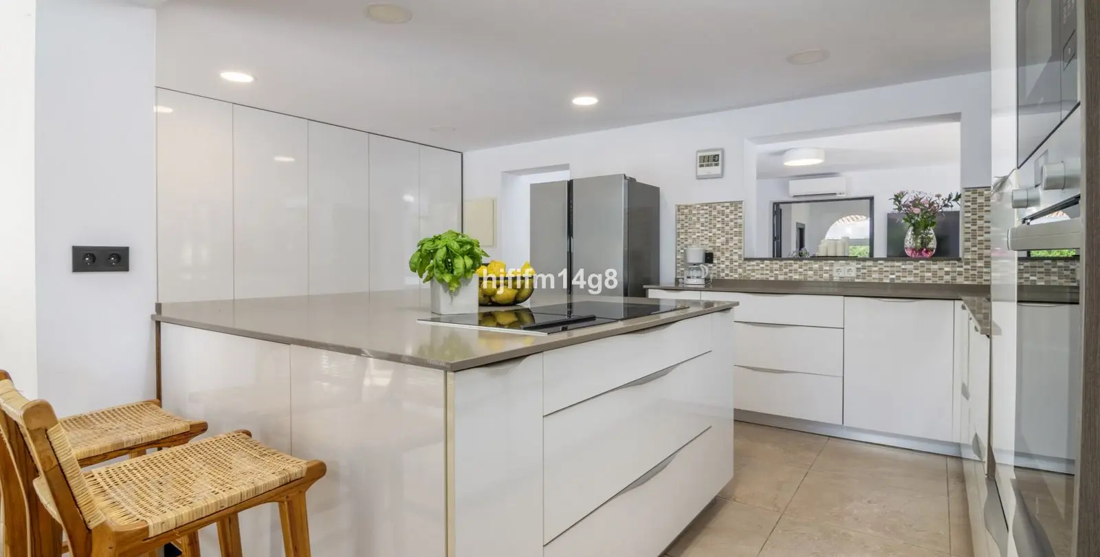 Sale of detached villa in San Pedro de Alcántara 8
