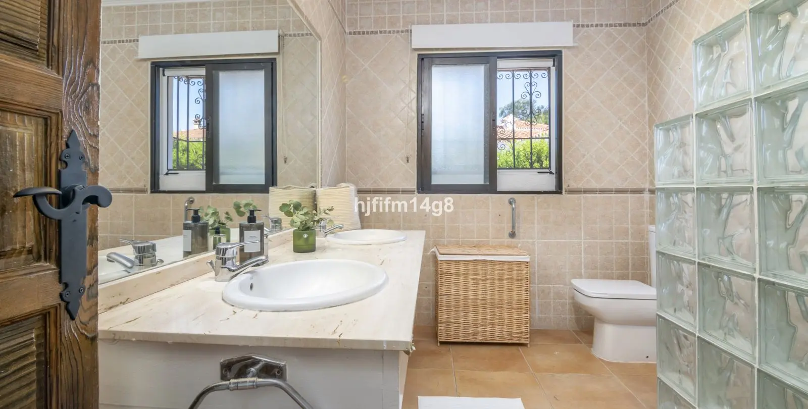 Sale of detached villa in San Pedro de Alcántara 11