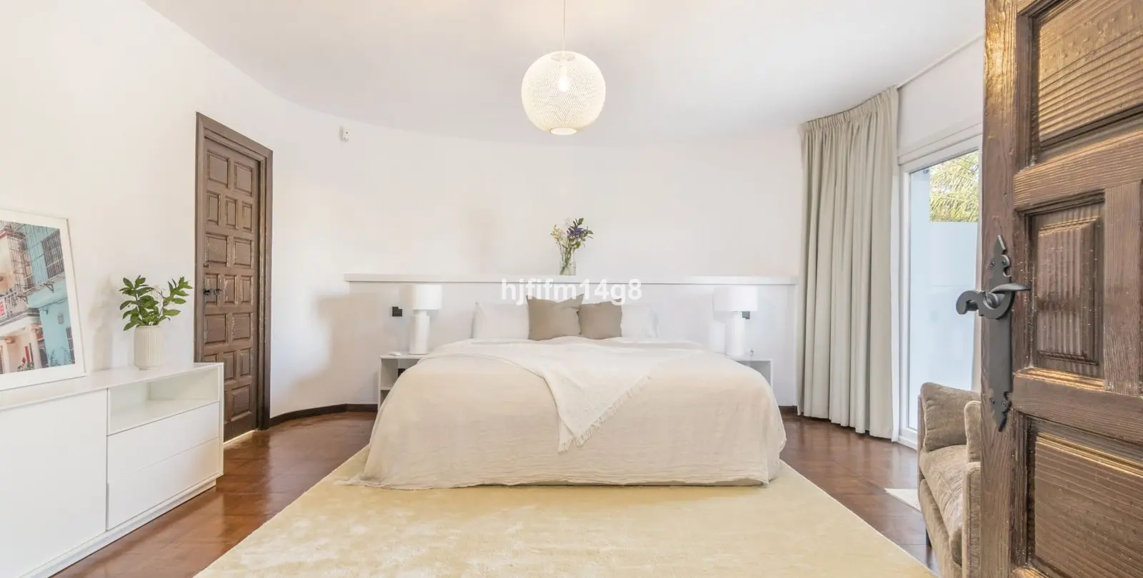 Sale of detached villa in San Pedro de Alcántara 15