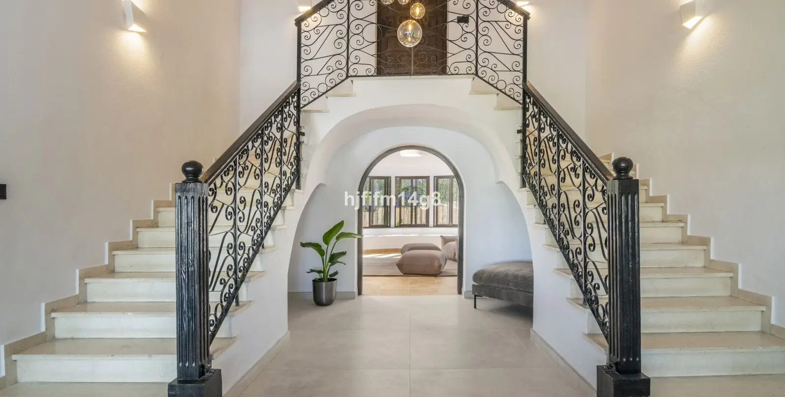 Sale of detached villa in San Pedro de Alcántara 25