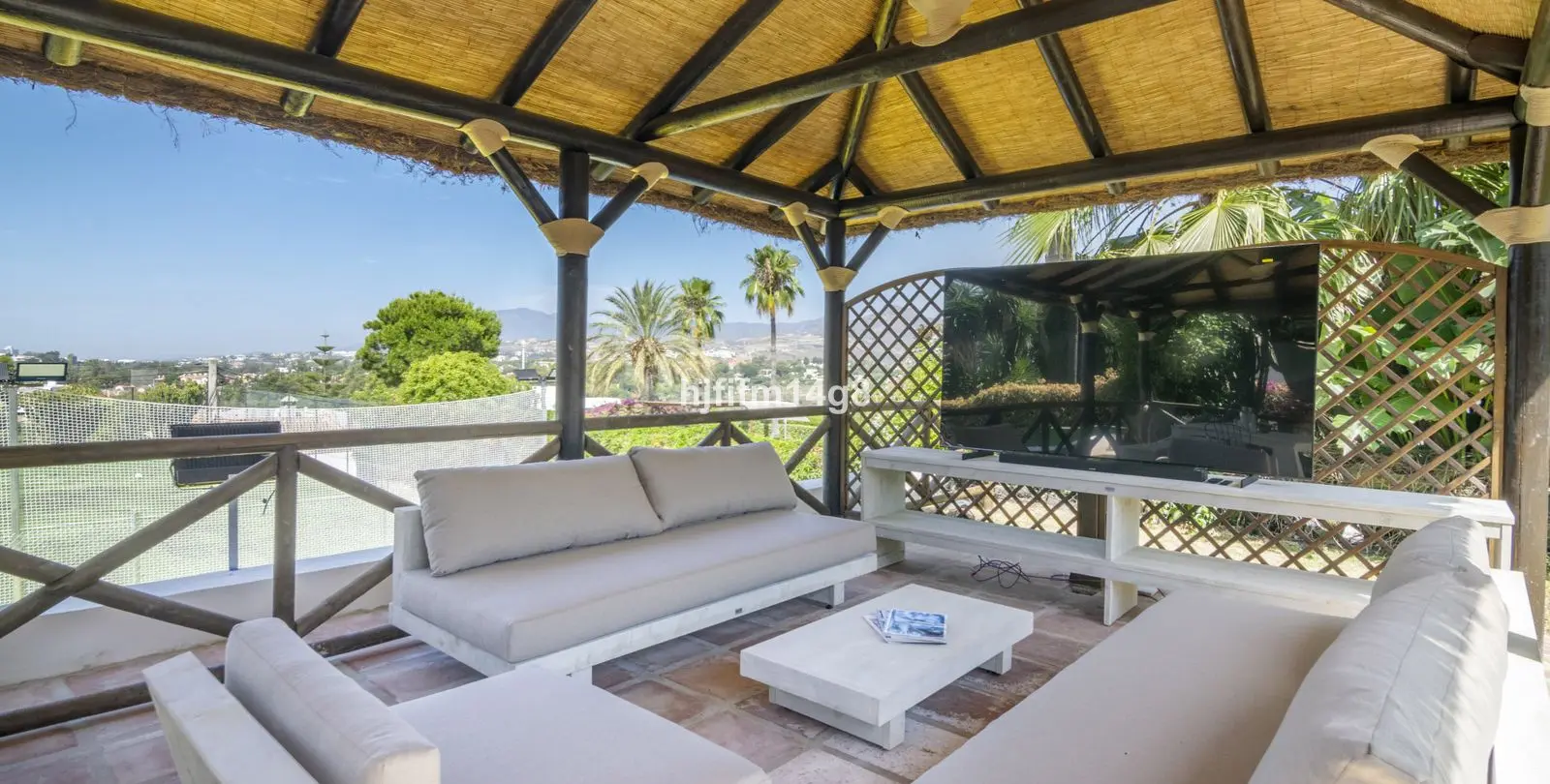 Sale of detached villa in San Pedro de Alcántara 32
