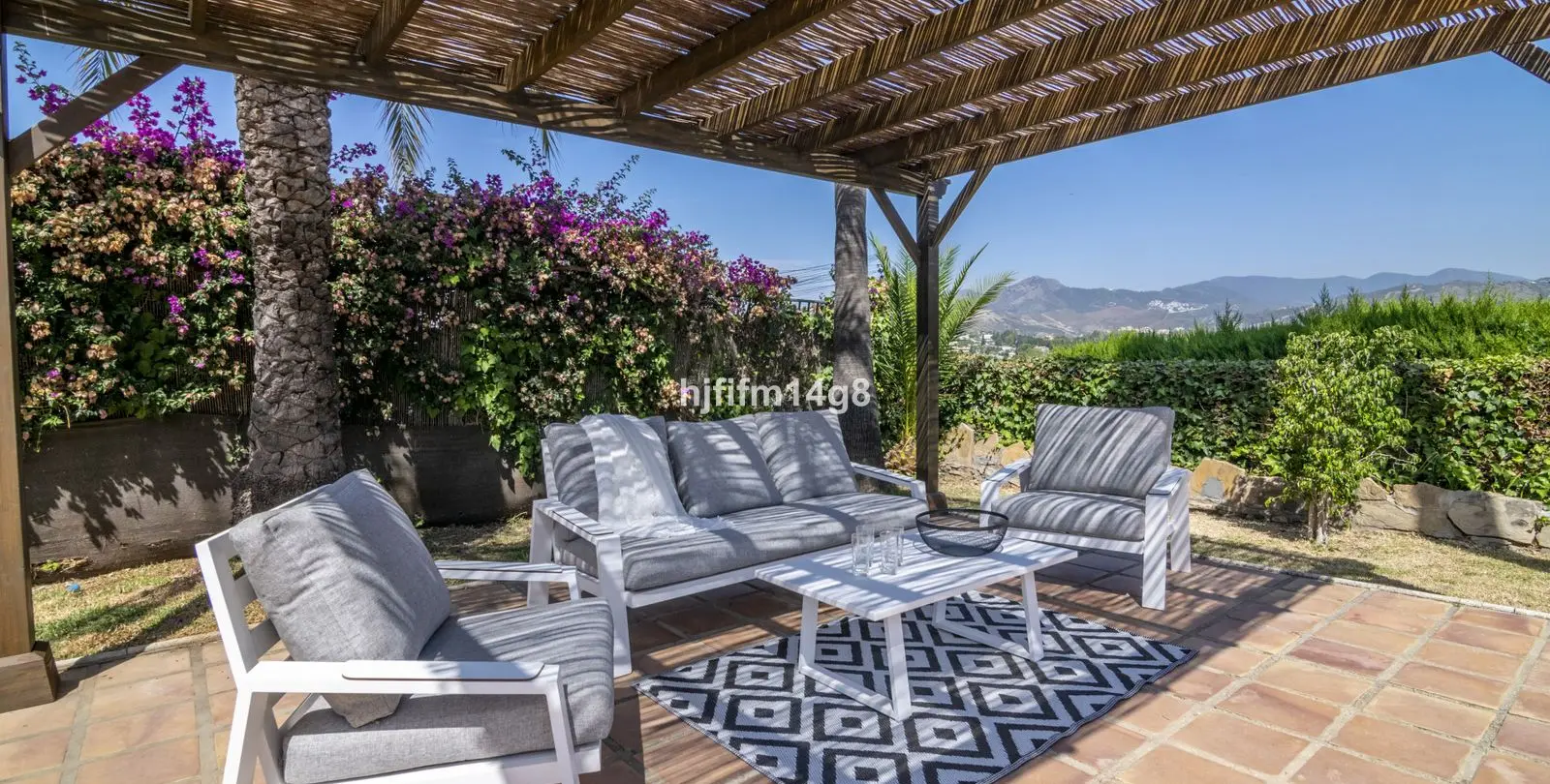 Sale of detached villa in San Pedro de Alcántara 39