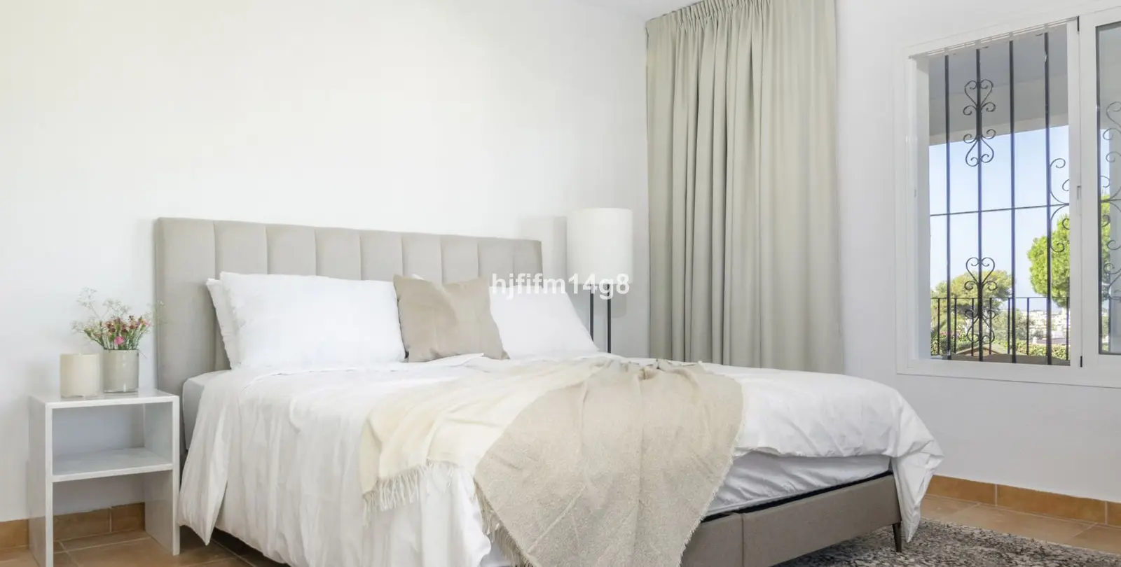 Sale of detached villa in San Pedro de Alcántara 47
