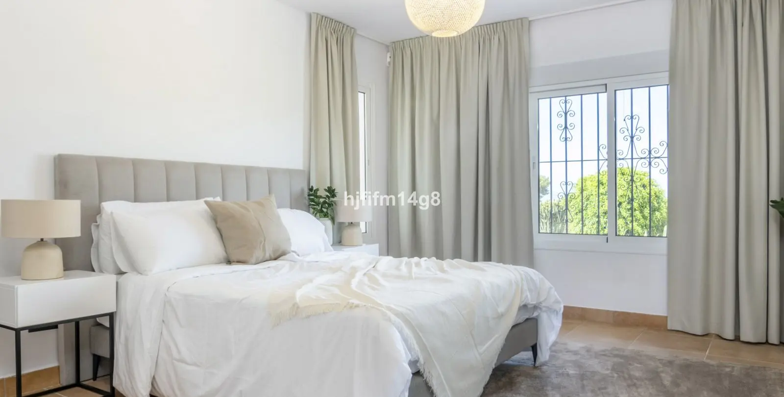 Sale of detached villa in San Pedro de Alcántara 49