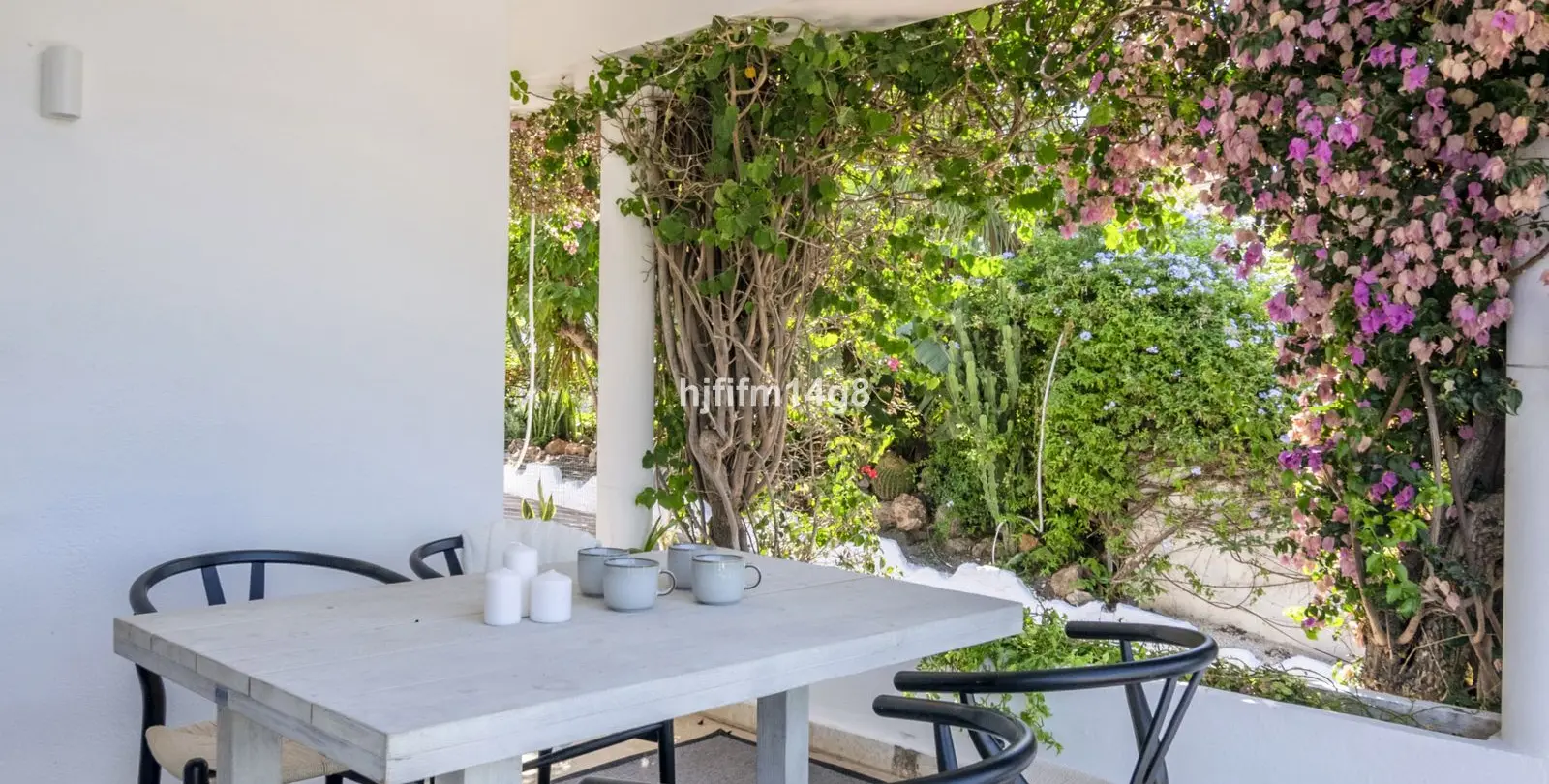 Sale of detached villa in San Pedro de Alcántara 50