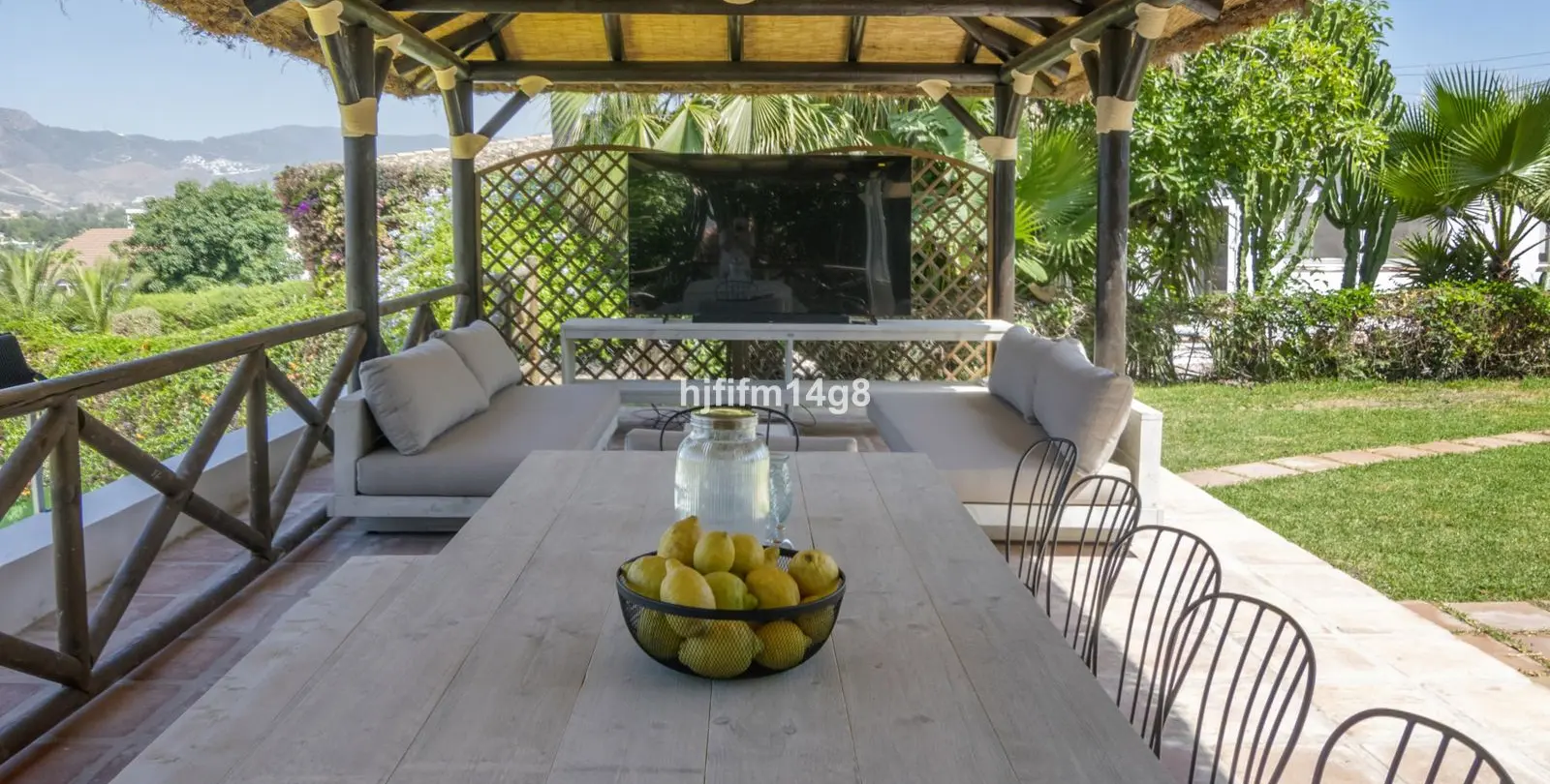 Sale of detached villa in San Pedro de Alcántara 52