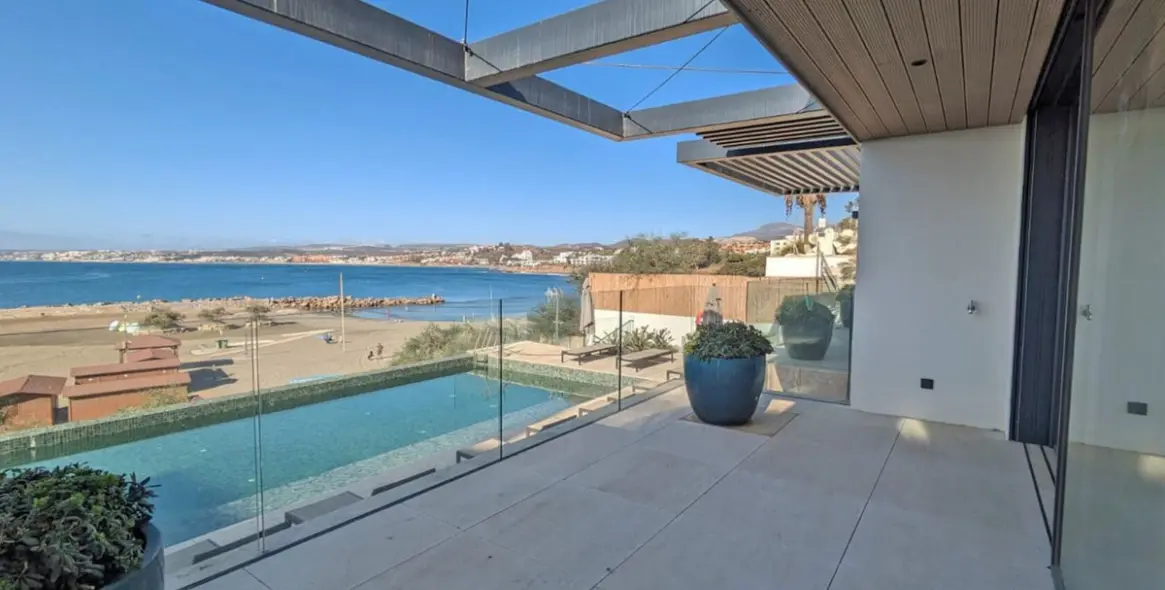 Sale of ground floor apartment in Estepona (district Estepona) 1