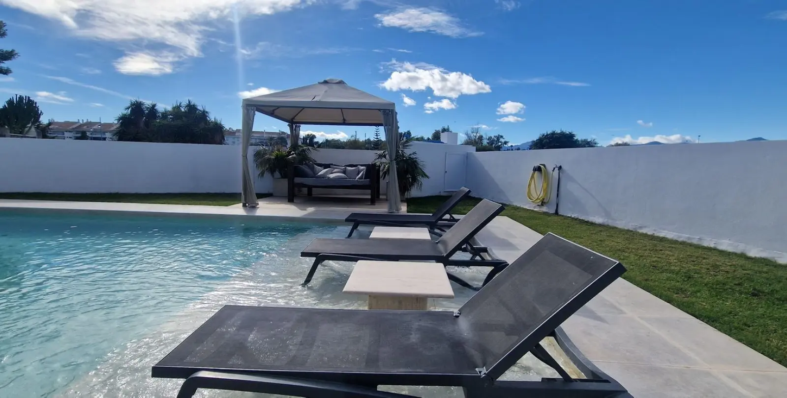 Sale of detached villa in San Pedro de Alcántara 3