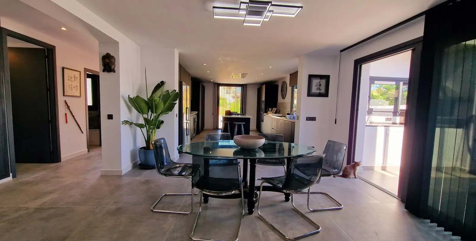Sale of detached villa in San Pedro de Alcántara 4