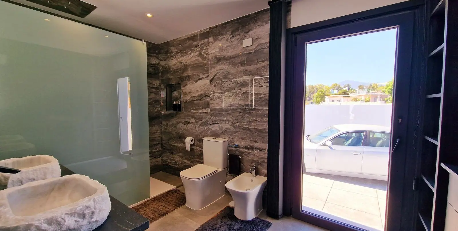 Sale of detached villa in San Pedro de Alcántara 15