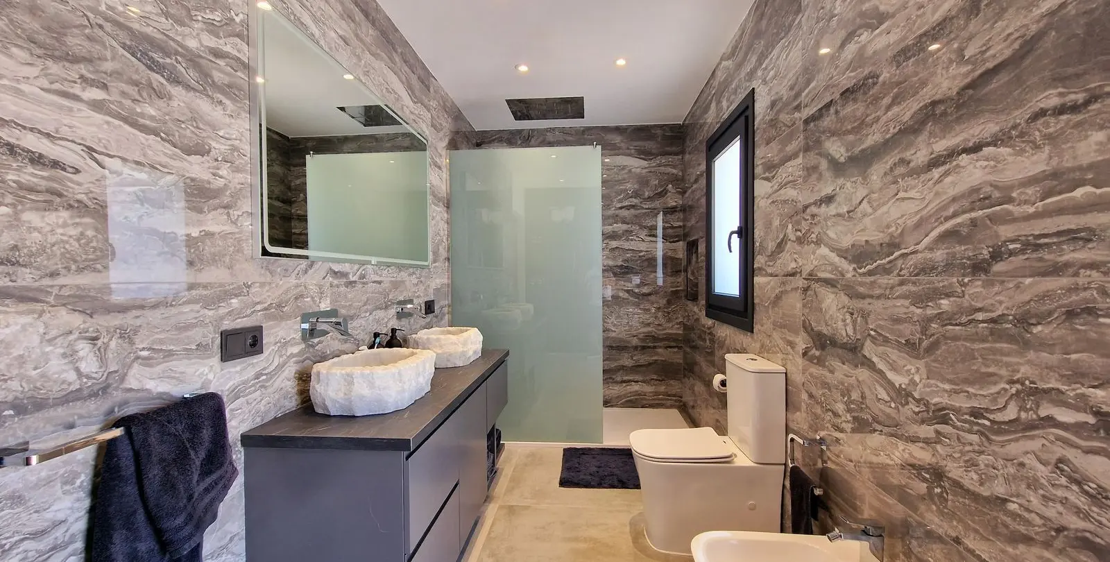 Sale of detached villa in San Pedro de Alcántara 18