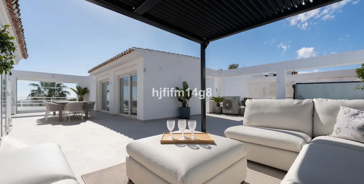 Sale of penthouse duplex in Nueva Andalucía 2