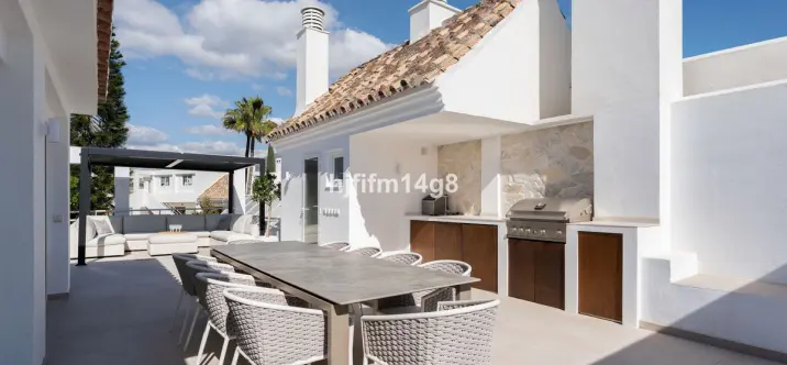 Sale of penthouse duplex in Nueva Andalucía 2