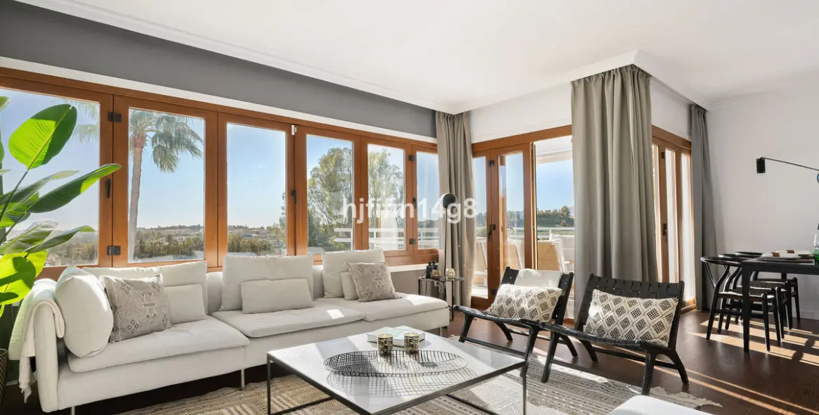 Sale of penthouse duplex in Nueva Andalucía 8