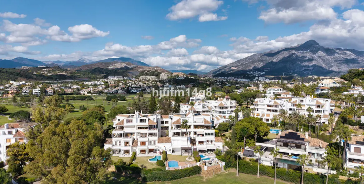 Продажа двухуровневого пентхауса в Nueva Andalucía 27