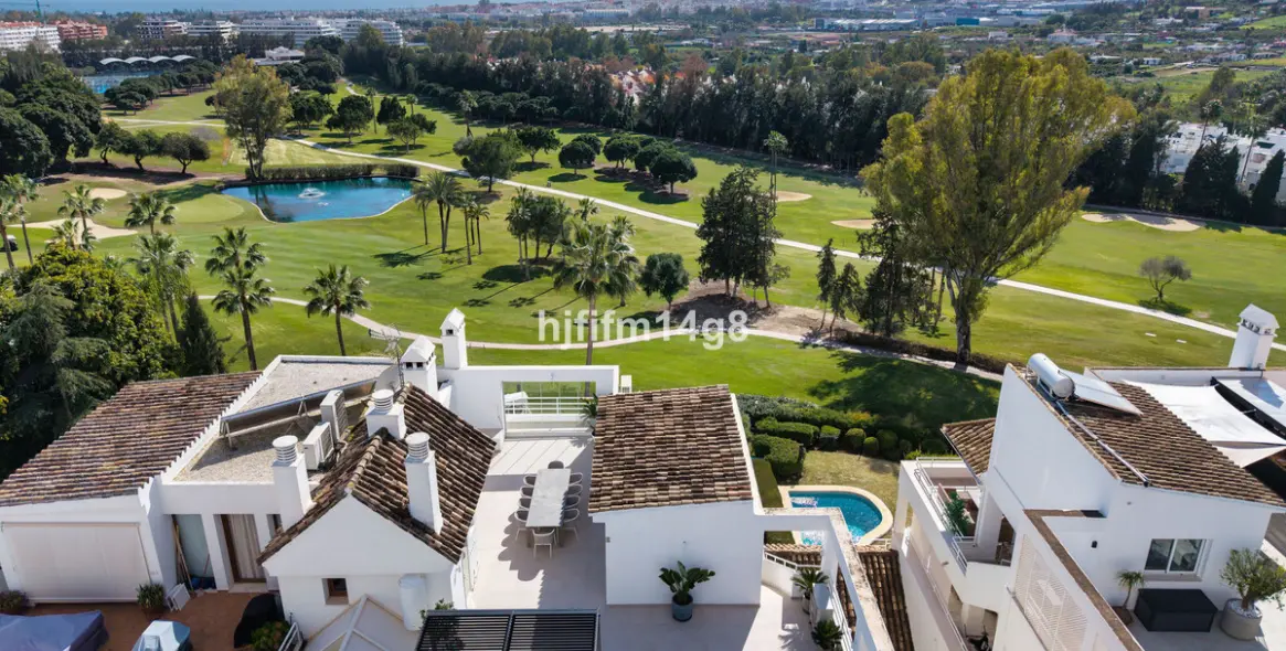 Продажа двухуровневого пентхауса в Nueva Andalucía 28