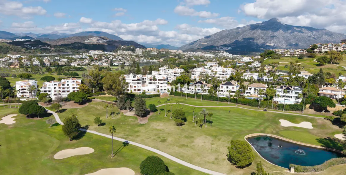 Продажа двухуровневого пентхауса в Nueva Andalucía 29