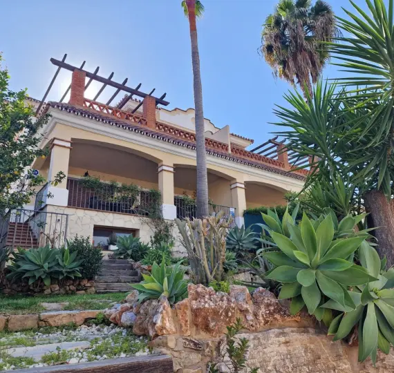 Venta de casa pareada en Marbella