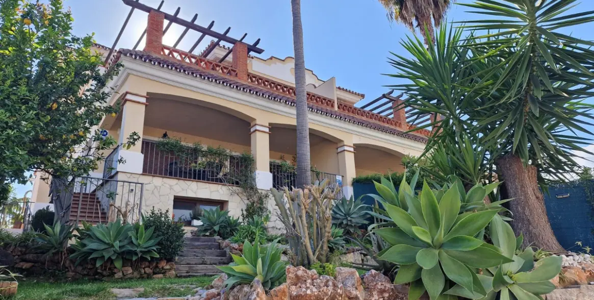 Sale of semi-detached house in Marbella 2