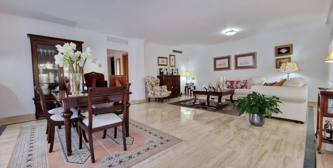 Sale of semi-detached house in Marbella 16