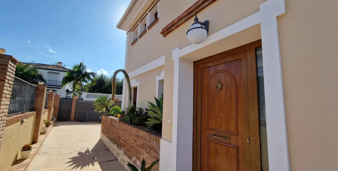 Sale of semi-detached house in Marbella 42