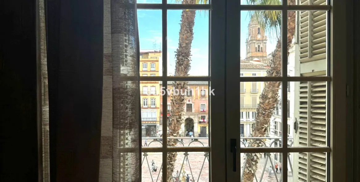 Sale of ground floor apartment in Malaga (district Málaga Centro) 2