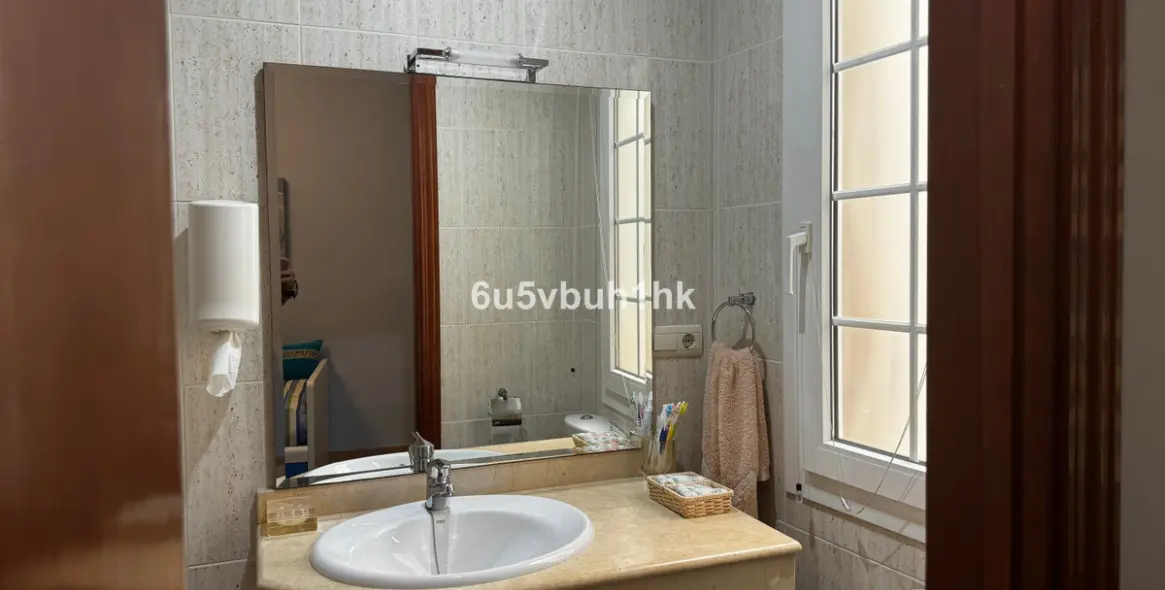 Sale of ground floor apartment in Malaga (district Málaga Centro) 7