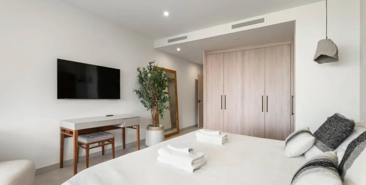 Продажа двухуровневого пентхауса в Artola 17