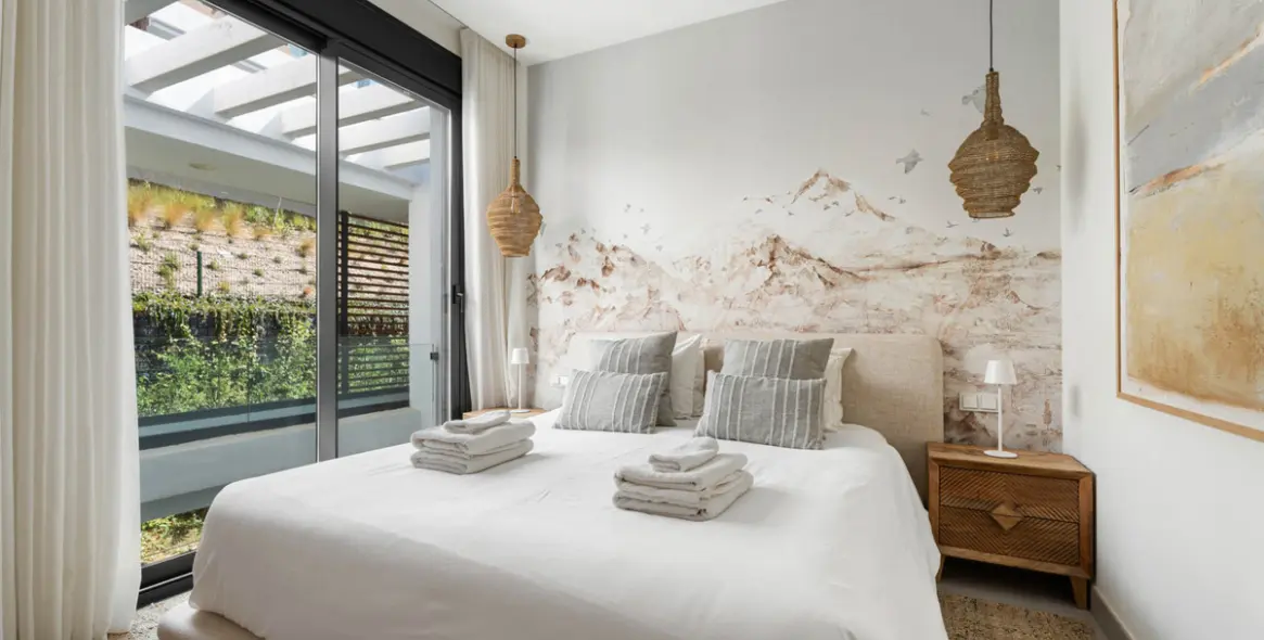 Sale of penthouse duplex in Artola 22