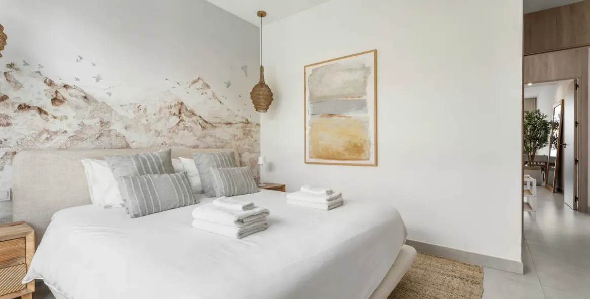 Sale of penthouse duplex in Artola 23