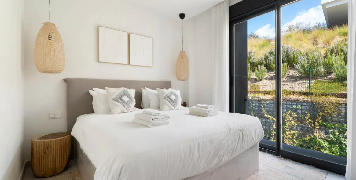 Sale of penthouse duplex in Artola 27