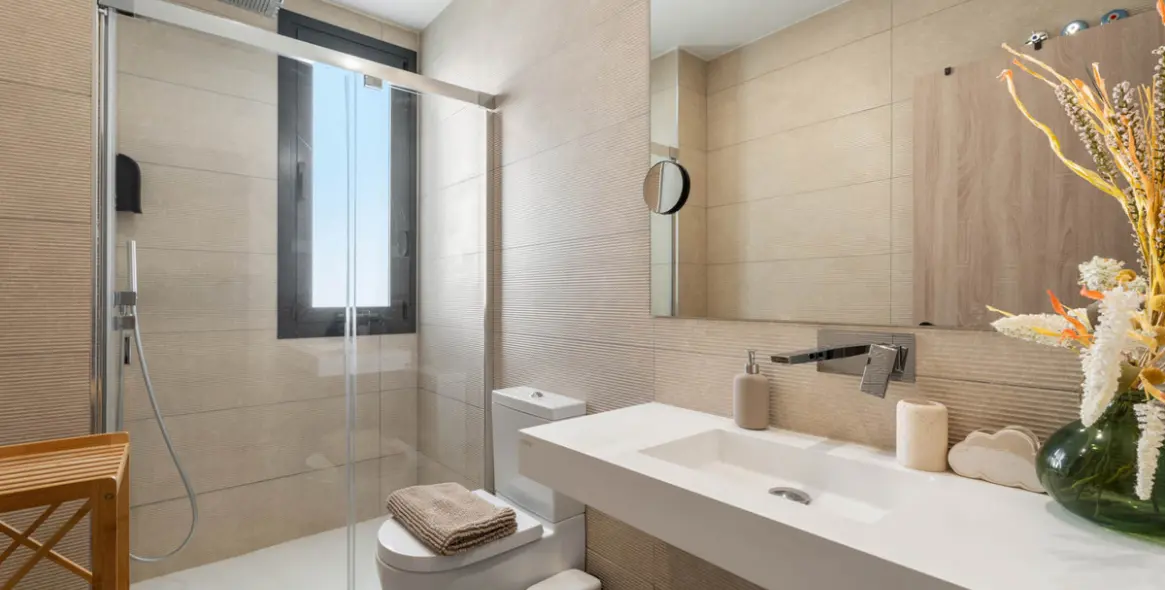 Sale of penthouse duplex in Artola 29